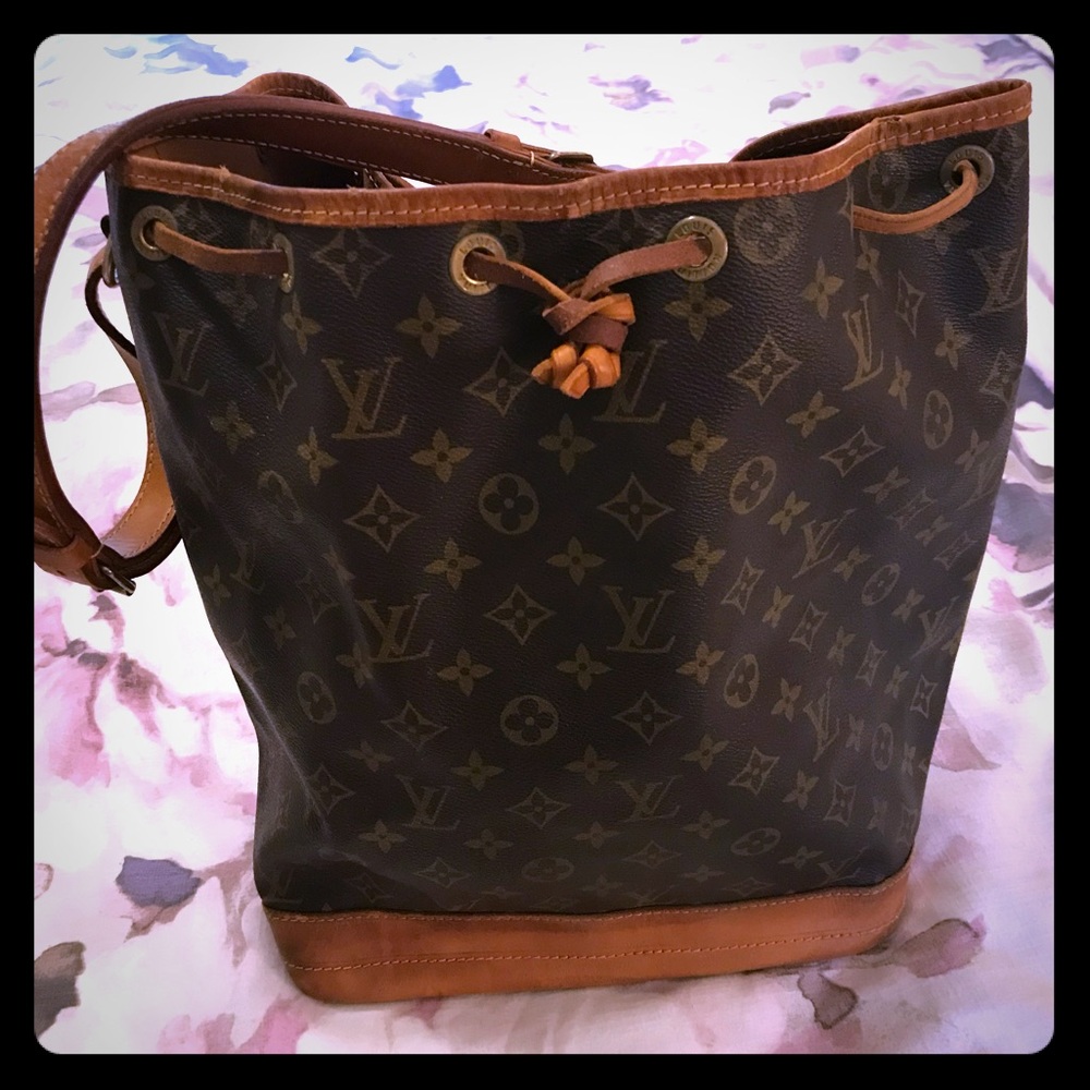 Louis Vuitton bucket purse